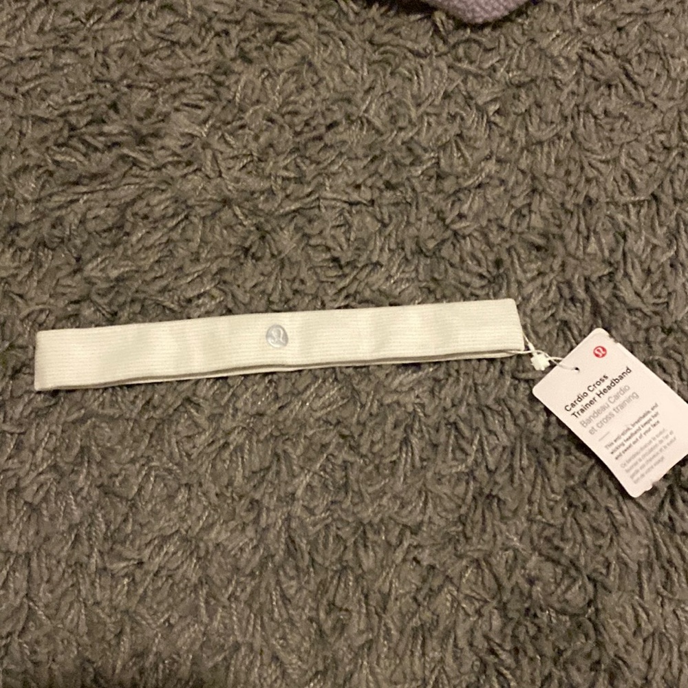 lululemon white cardio cross trainer headband
